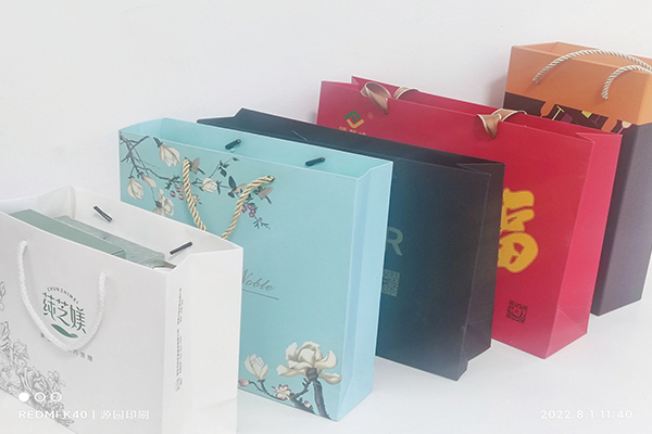 手提袋定制印刷廠家選擇源園印刷，無(wú)需擔(dān)心質(zhì)量問(wèn)題